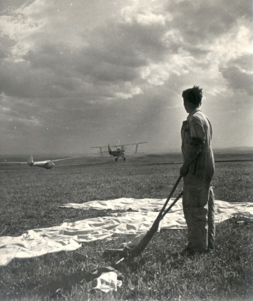 sohaj-z-125-ve-vleku-za-kukuruznikem